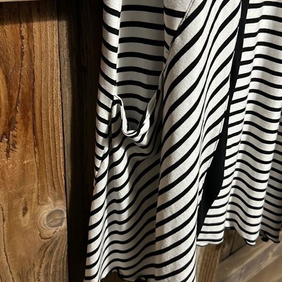 Chico’s vest duster striped black white pockets knit 0 XS/small FIRM on … - Picture 3 of 6